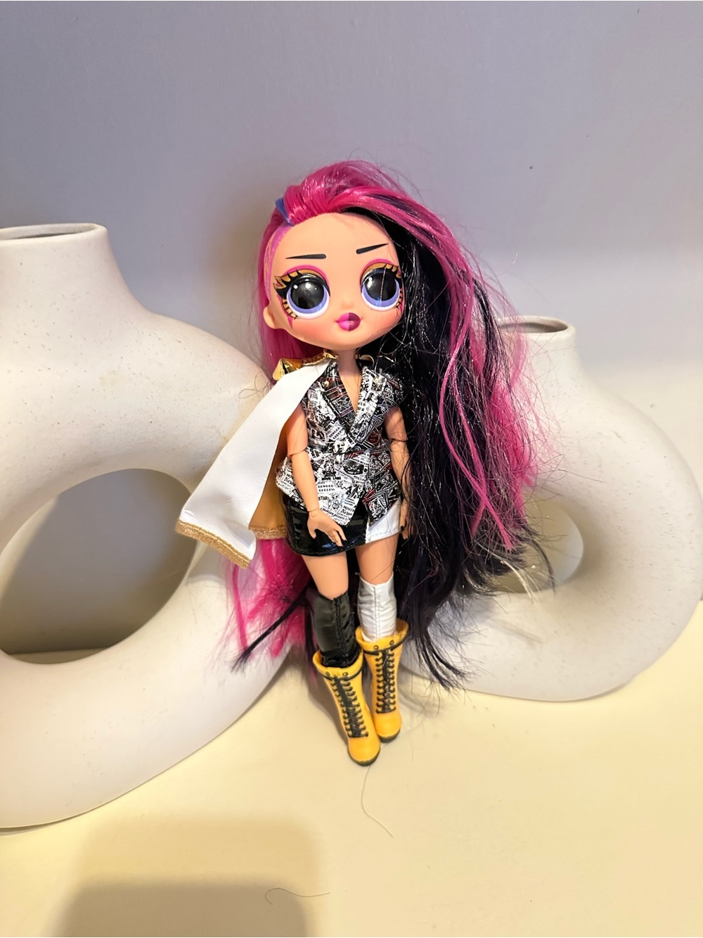LOL Surprise OMG Movie Magic Ms. Direct 10" Fashion Doll